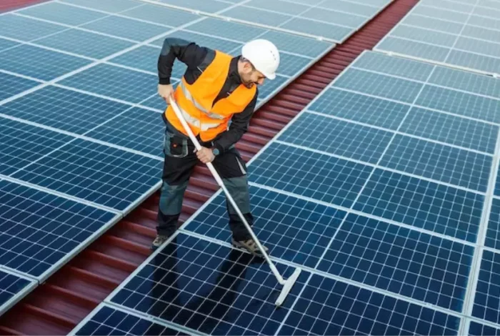 64ef0992515f2577358111ef_Blog-Feature-Image-How-to-clean-solar-panels